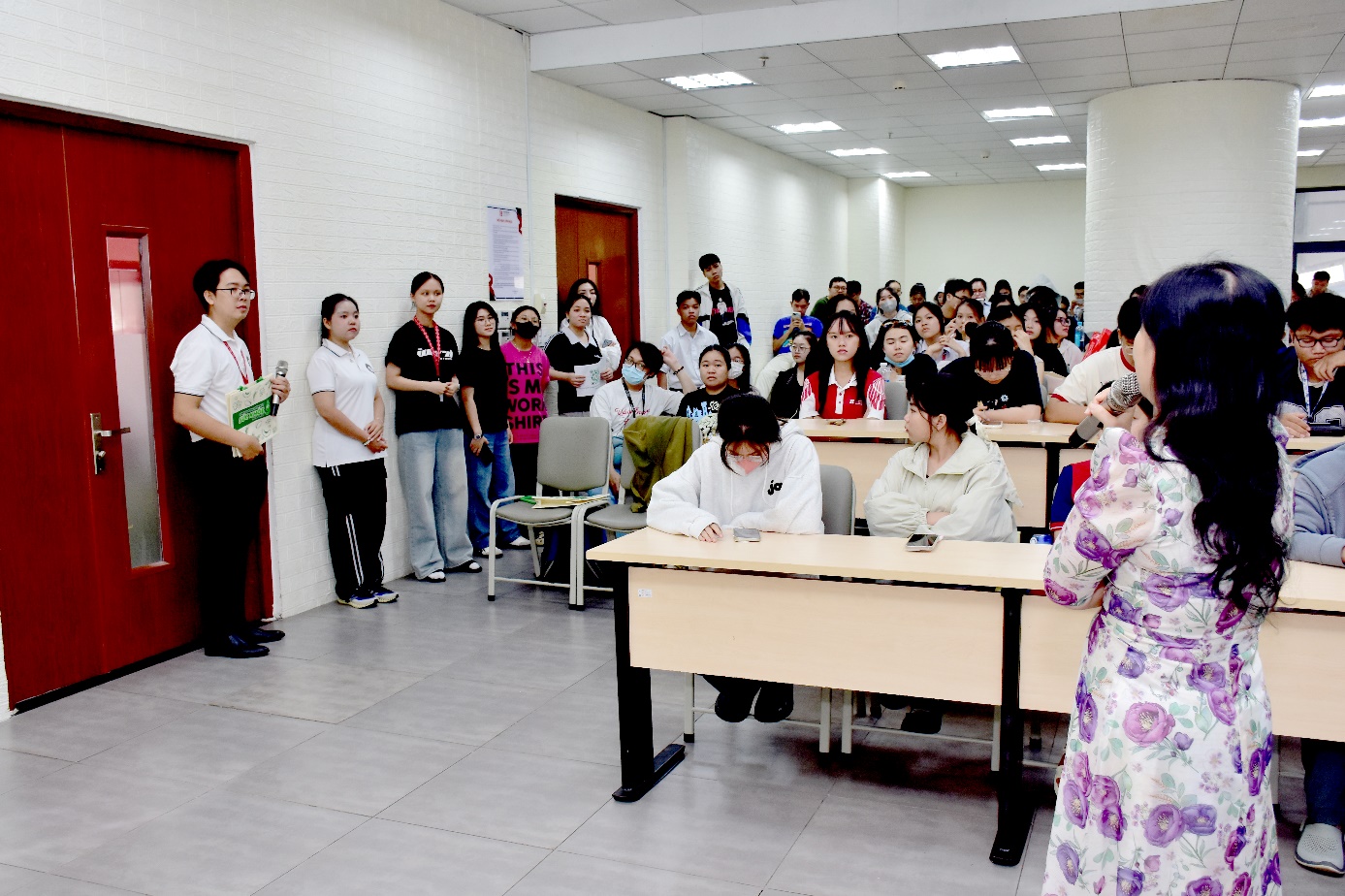 ThS.BSCKII. Trần Thị Kim Chi – Trưởng Khoa Dinh dưỡng Tiết chế, Bệnh viện Nhân Dân Gia Định, đã có buổi giao lưu và chia sẻ đầy cảm hứng cùng các sinh viên HIU tại sự kiện. Nguồn: Orgalife