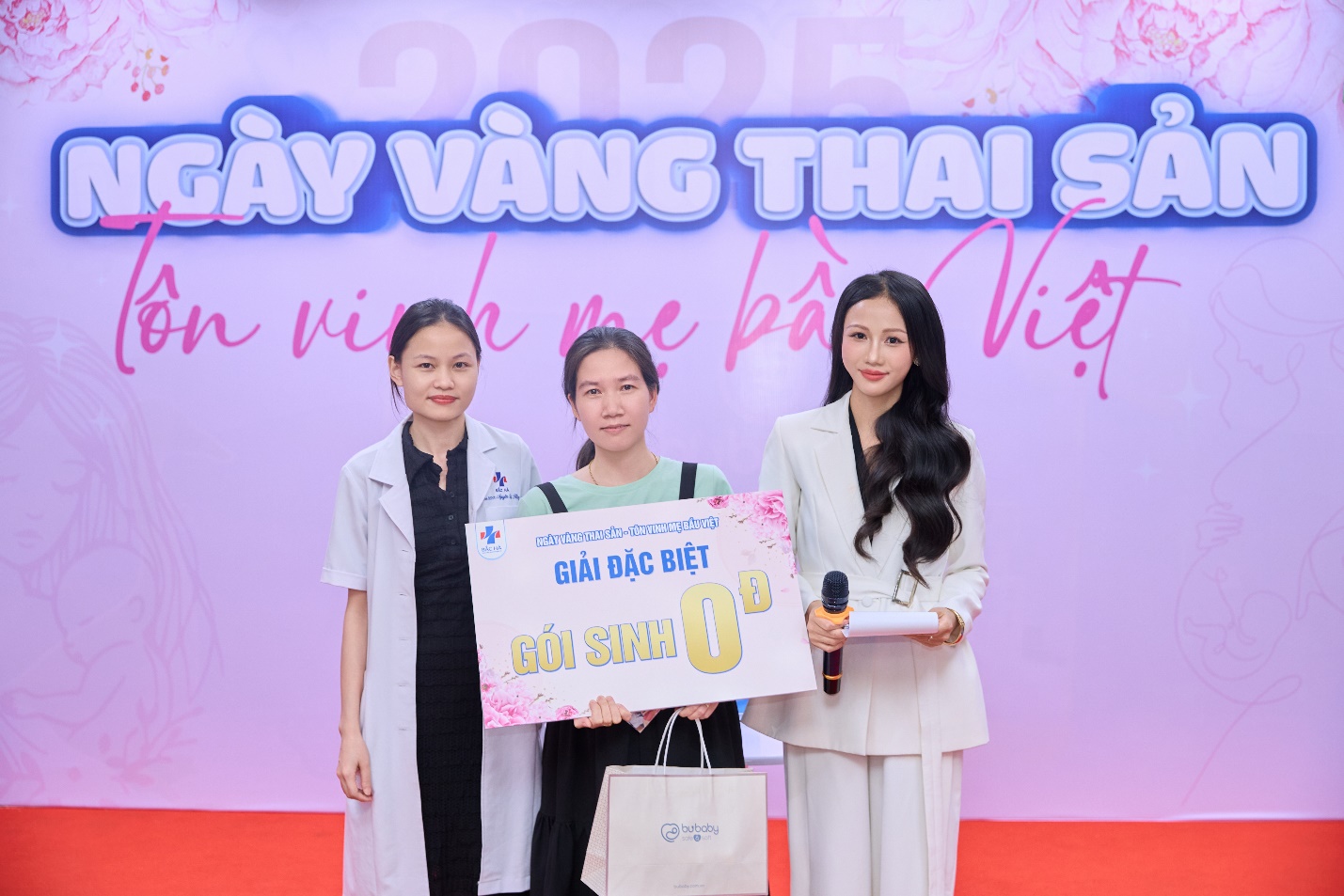 Mẹ bầu vỡ oà khi nhận được giải thưởng giá trị - gói sinh 0 đồng tự tin trong hành trình vượt cạn sắp tới