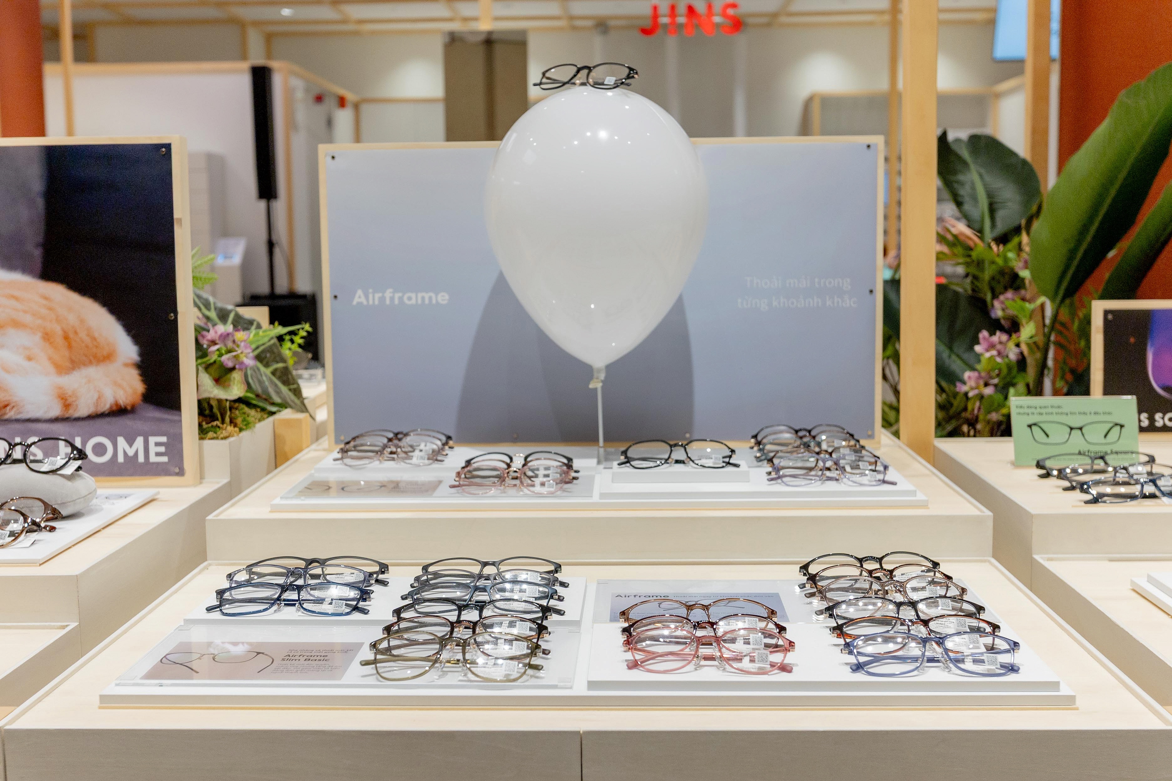 Dòng Airframe trứ danh của JINS chuẩn bị “đổ bộ” khiến dân văn phòng và những người theo lối sống tối giản mê tít!