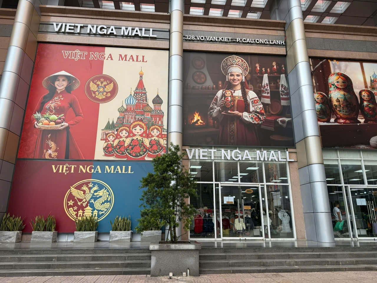Việt Nga Mall chính thức ra mắt: không gian mua sắm hiện đại và đa dạng đặc sản xứ lạnh giữa lòng Sài Gòn - 1