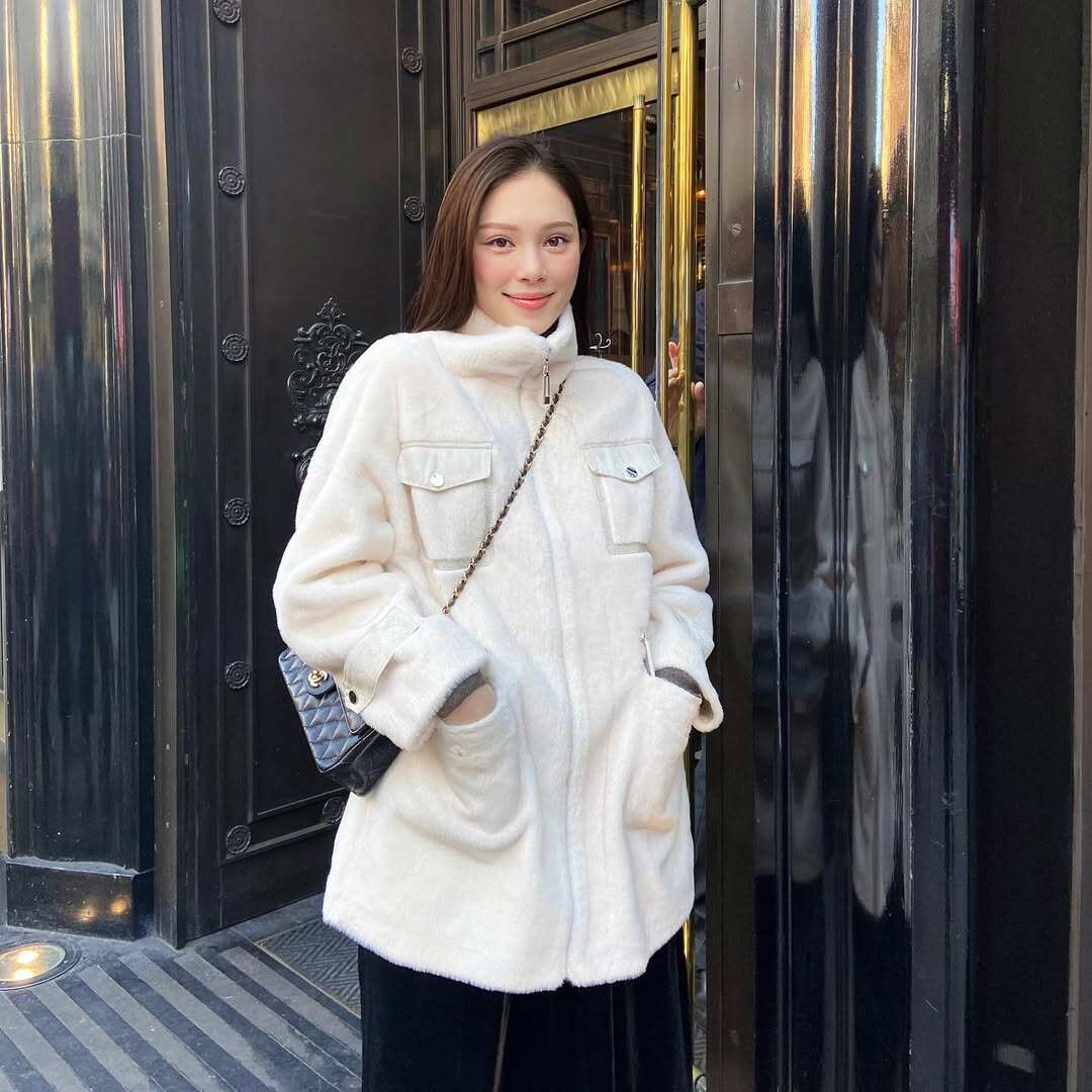 Gu ăn mặc amp;#34;giàu ngầmamp;#34; của hai con dâu nhà tỷ phú Johnathan Hạnh Nguyễn - 13