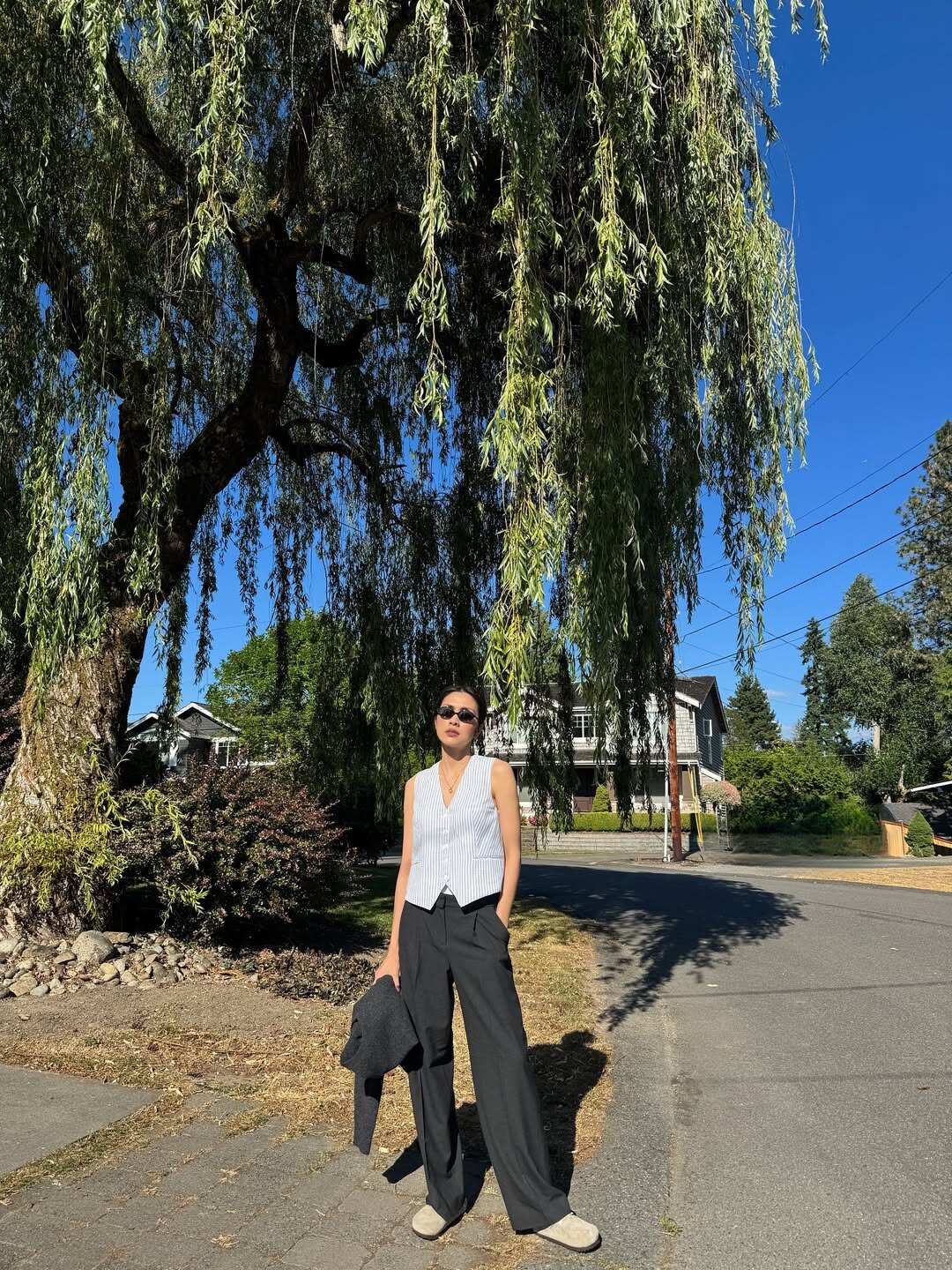 Không cần váy áo cầu kỳ, 4 mỹ nhân Việt diện quần dài đẹp mê như amp;#34;sách mẫuamp;#34;, chị em cứ thế mà áp dụng - 1