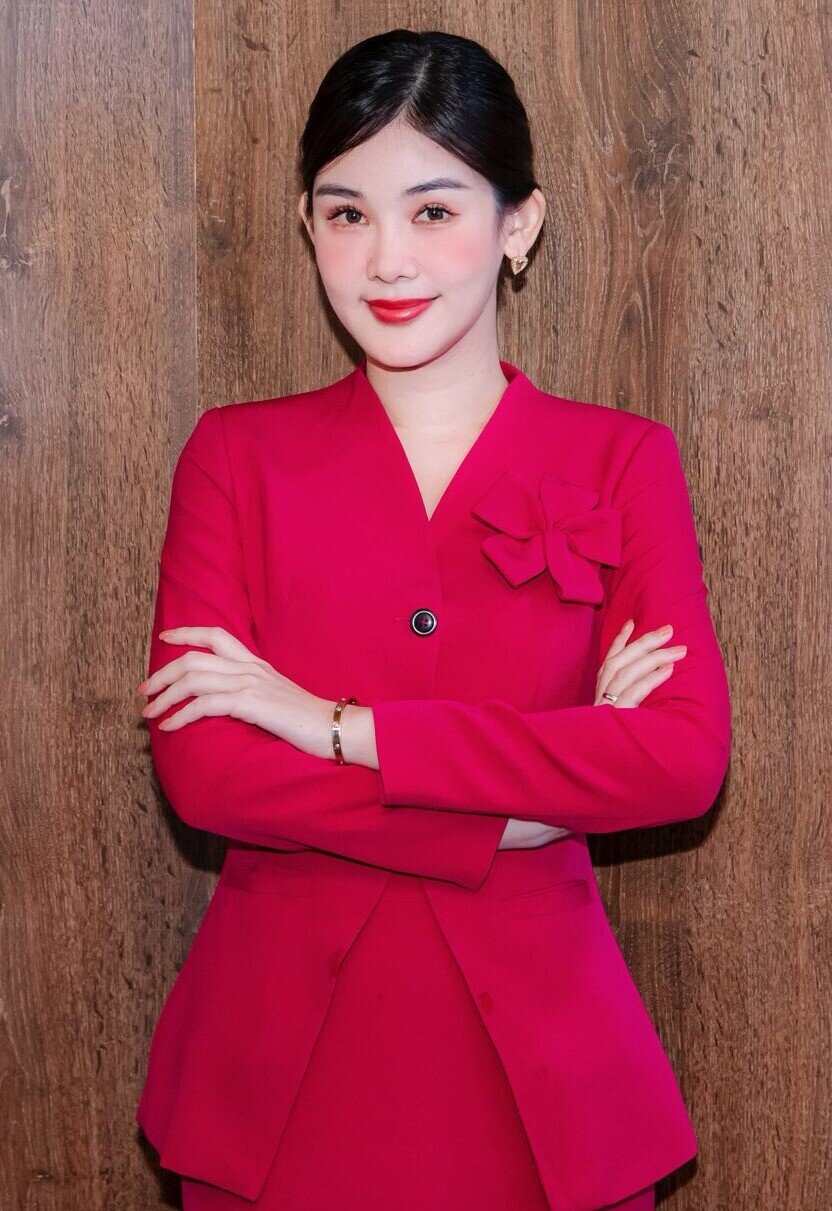 amp;#34;Đọamp;#34; nhan sắc của 3 mỹ nhân Việt trên giảng đường: Midu nhìn như nữ sinh, diện mạo Hoa hậu Ngân Anh gây ngỡ ngàng - 13