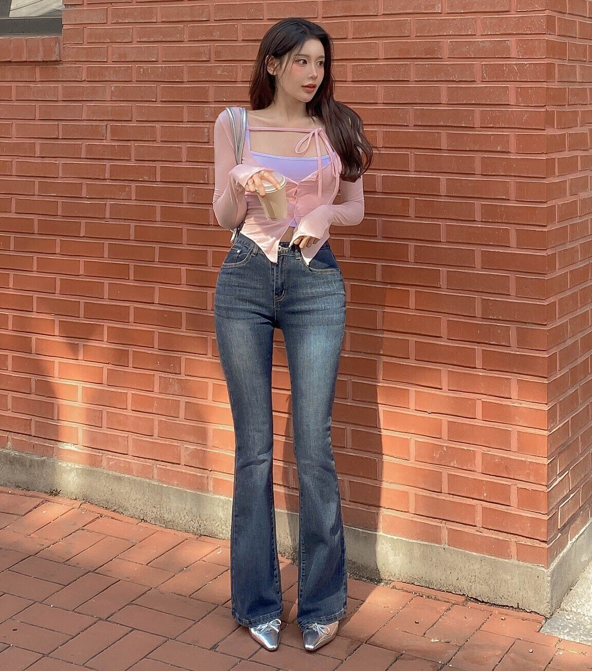 Nhờ công thức 2 quần - 2 váy, tôi mang giày bệt mà dáng vẫn gọn gàng, tổng thể trông cao ráo hơn hẳn - 3