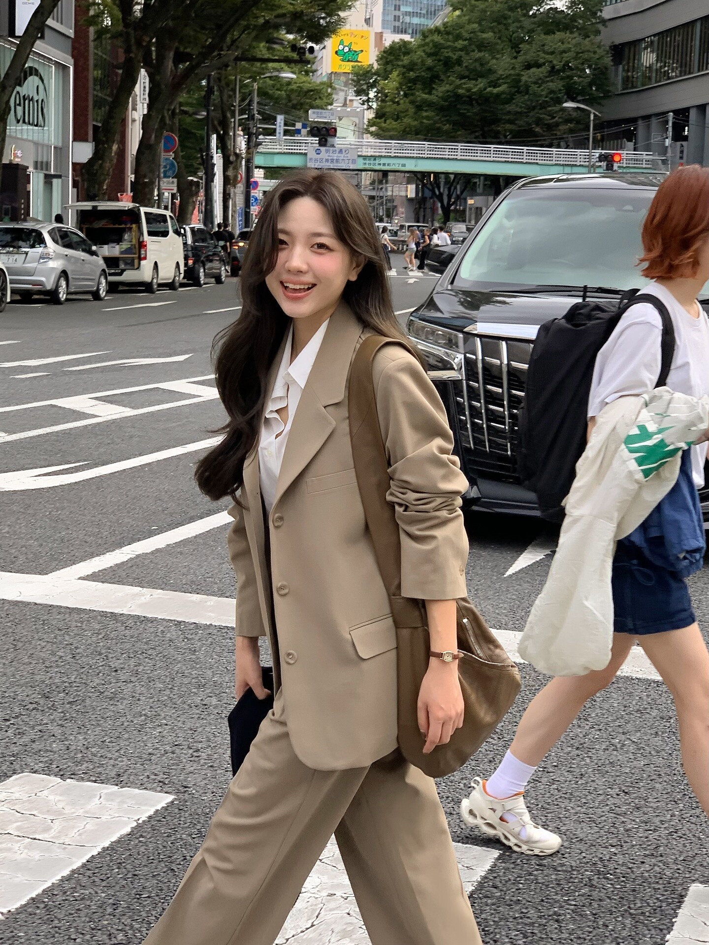 Muốn thanh lịch suốt mùa đông? 5 món đồ này chính là đầu tư thông minh nhất của hội chị em mỗi khi đi làm - 1