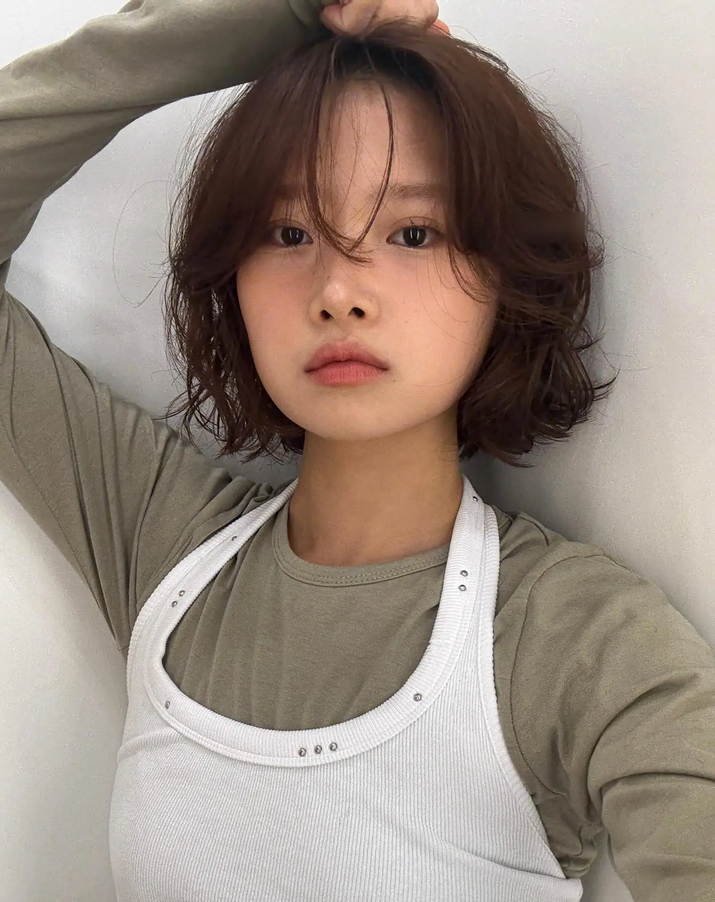 Nàng công sở muốn amp;#34;trẻ sangamp;#34; nên thử 4 kiểu layer này: Tôn mặt nhỏ gọn, che khuyết điểm cực khéo! - 10