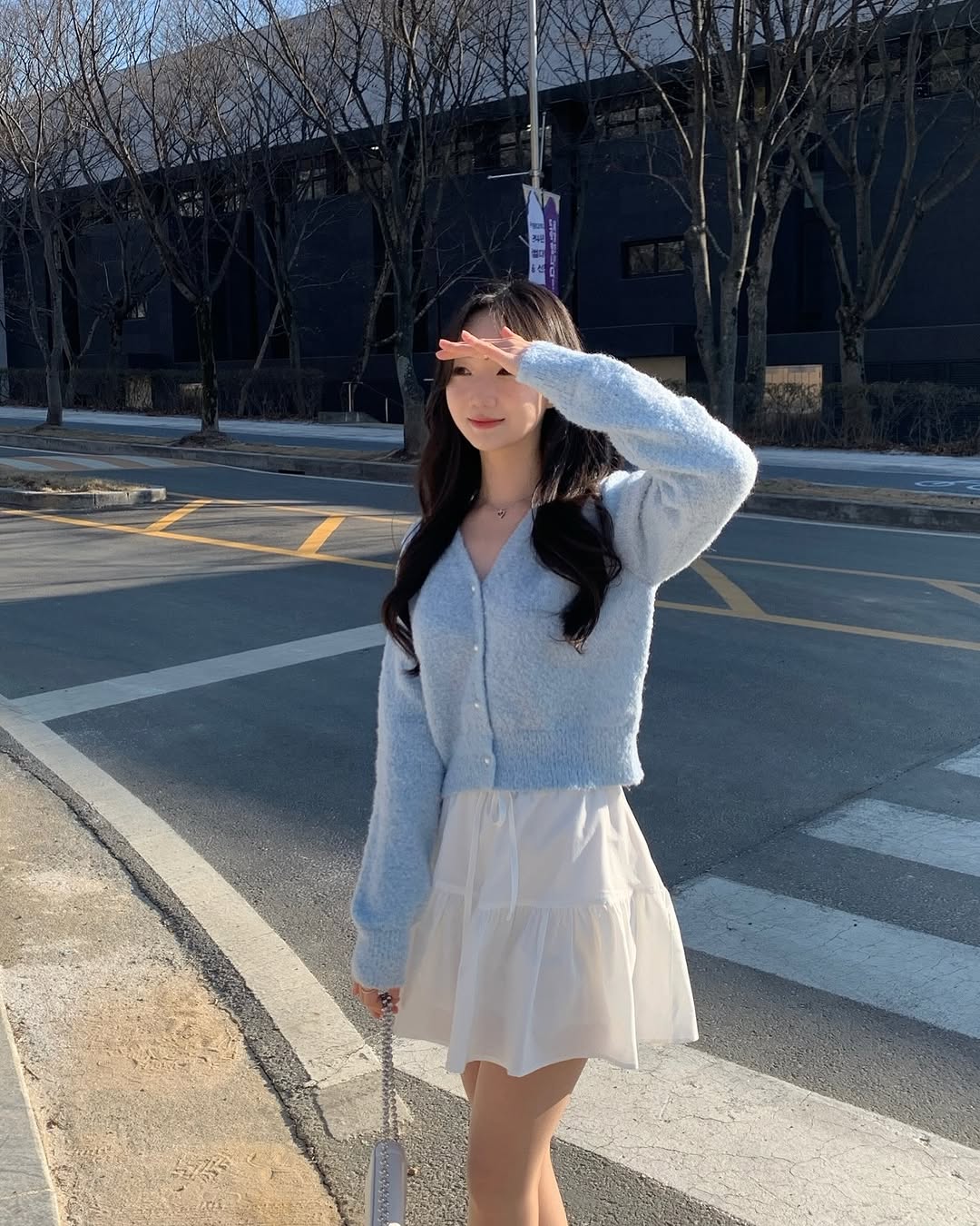 Phụ nữ trên 40 đừng bỏ qua 4 mẫu áo khoác này: Mặc lên thanh lịch, khí chất tăng bội phần - 13