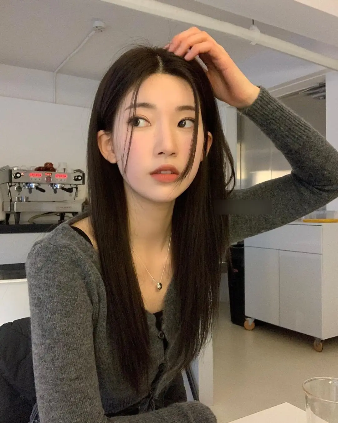 Để kiểu tóc mái này, mặt tròn cũng hóa V-line: Che khuyết điểm khéo mà vẫn đẹp tự nhiên - 13