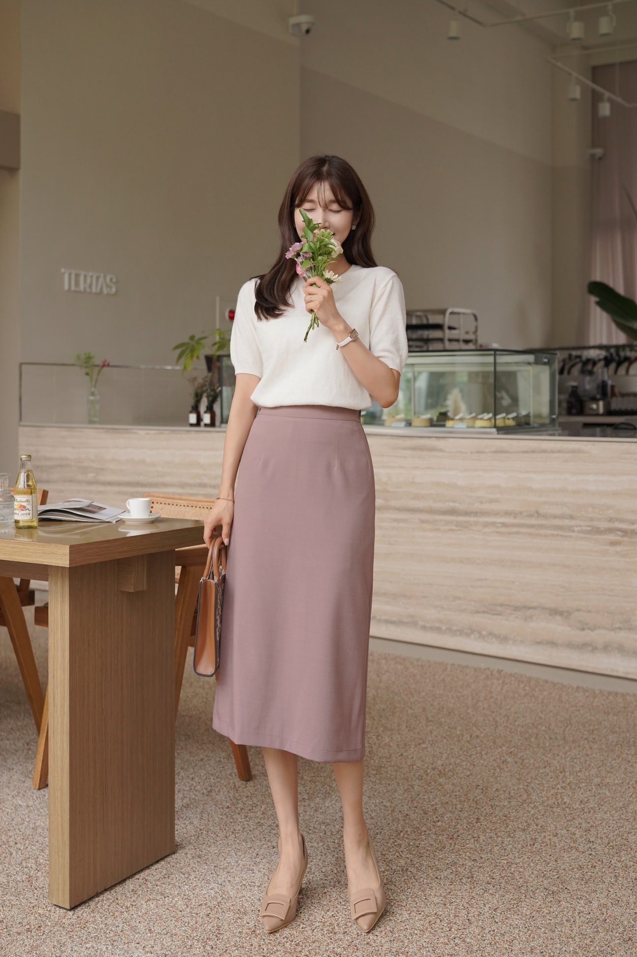 Muốn thanh lịch suốt mùa đông? 5 món đồ này chính là đầu tư thông minh nhất của hội chị em mỗi khi đi làm - 16