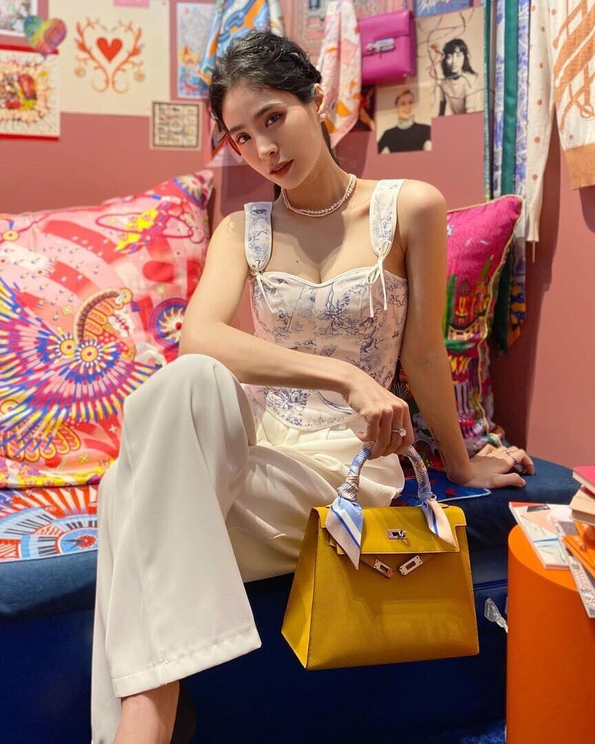 Bộ sưu tập túi hiệu đắt xắt ra miếng của ca nương Kiều Anh.