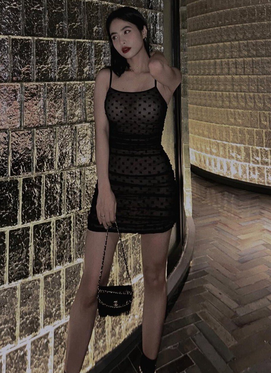 Mỹ nhân Việt lấy thiếu gia ở căn hộ 20 tỷ, có tủ đồ hiệu amp;#34;đắt xắt ra miếngamp;#34; nhưng quý đúng chiếc túi 5 triệu đồng - 6