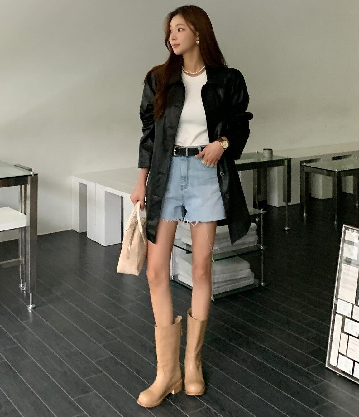 Nhờ công thức 2 quần - 2 váy, tôi mang giày bệt mà dáng vẫn gọn gàng, tổng thể trông cao ráo hơn hẳn - 5