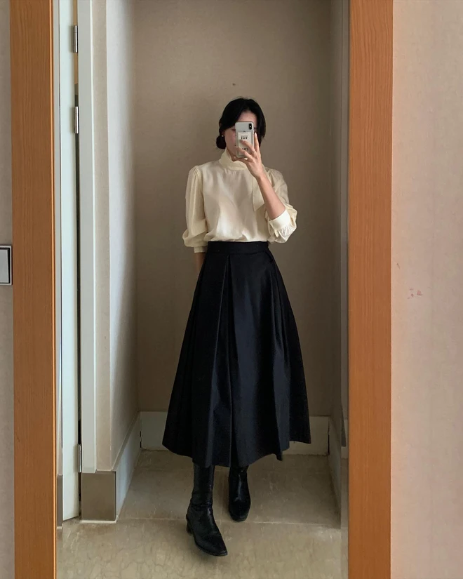 Mặc chân váy xuyên tuần, tôi nhận ra 4 dáng amp;#34;hack chânamp;#34; thần kỳ, chị em công sở nào cũng nên có - 2