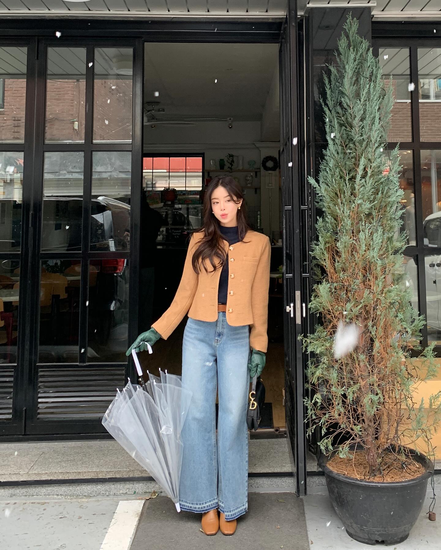 Mùa đông mặc gì cho đẹp? 4 mẫu quần ống rộng trendy, dễ phối mọi outfit mà ai cũng nên có trong tủ đồ - 2