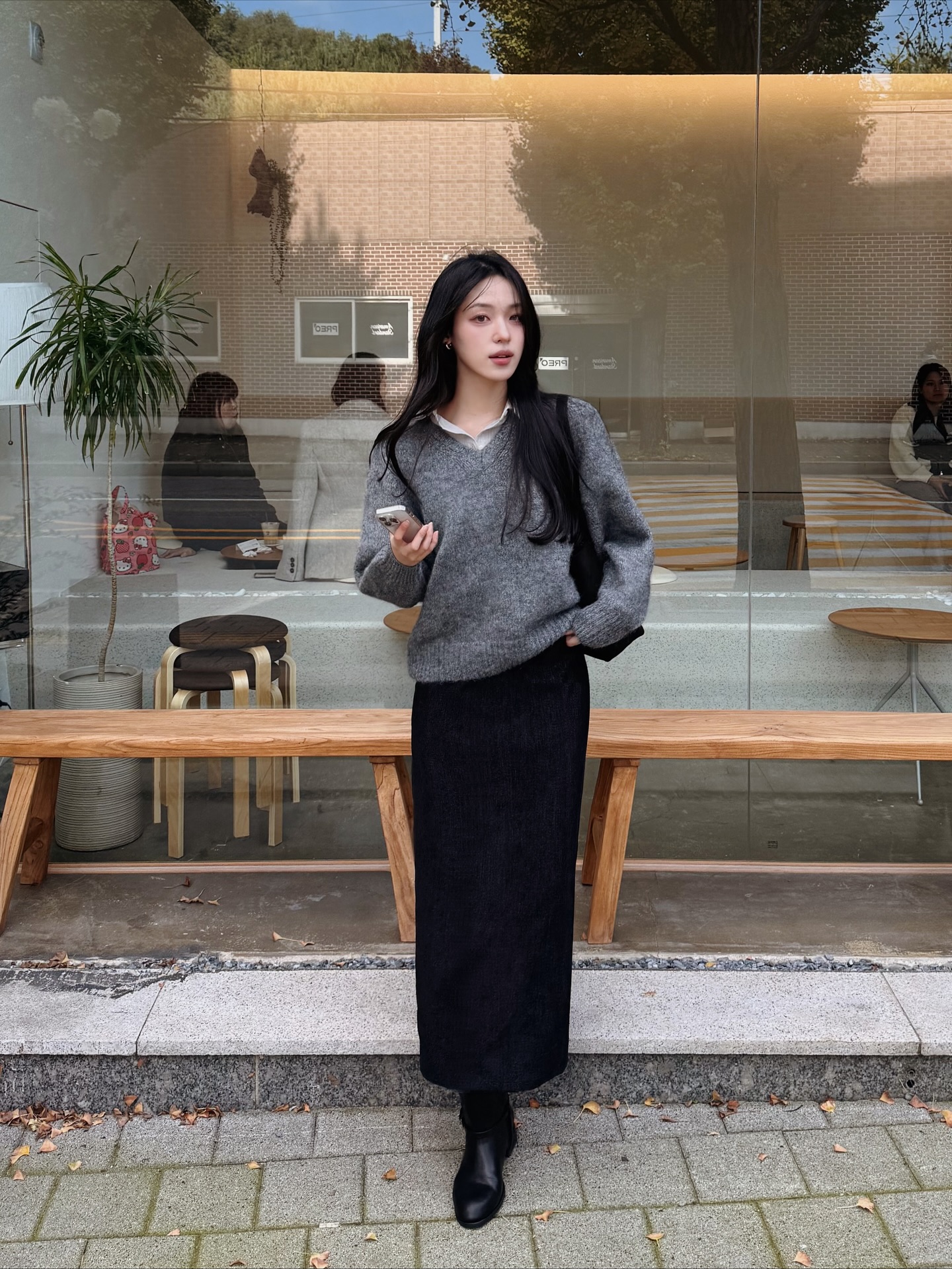 Áo dài tay mùa lạnh mặc đi làm vẫn xinh? Bỏ túi ngay 4 cách phối vừa trẻ trung lại sang xịn hết cỡ - 2