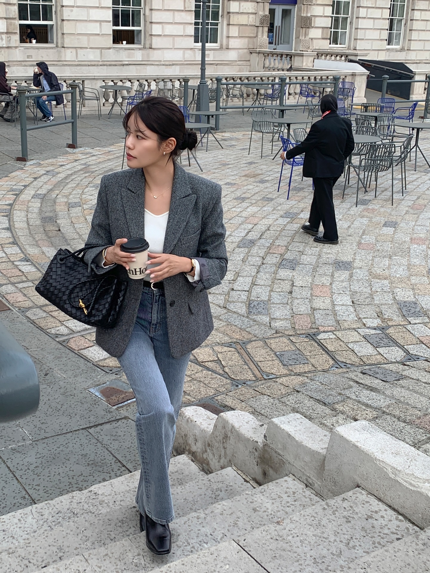 Muốn thanh lịch suốt mùa đông? 5 món đồ này chính là đầu tư thông minh nhất của hội chị em mỗi khi đi làm - 3