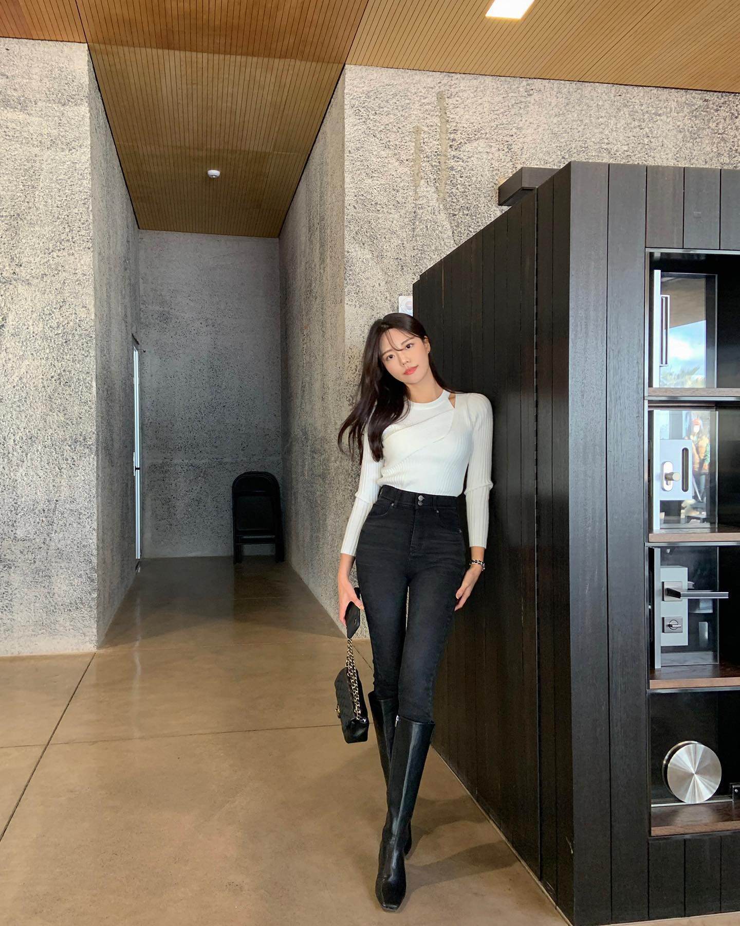 Phụ nữ diện đồ mùa đông dễ bị chê xuề xoà, học ngay 4 công thức vừa gọn dáng lại amp;#34;kéo chânamp;#34; cực đỉnh - 3