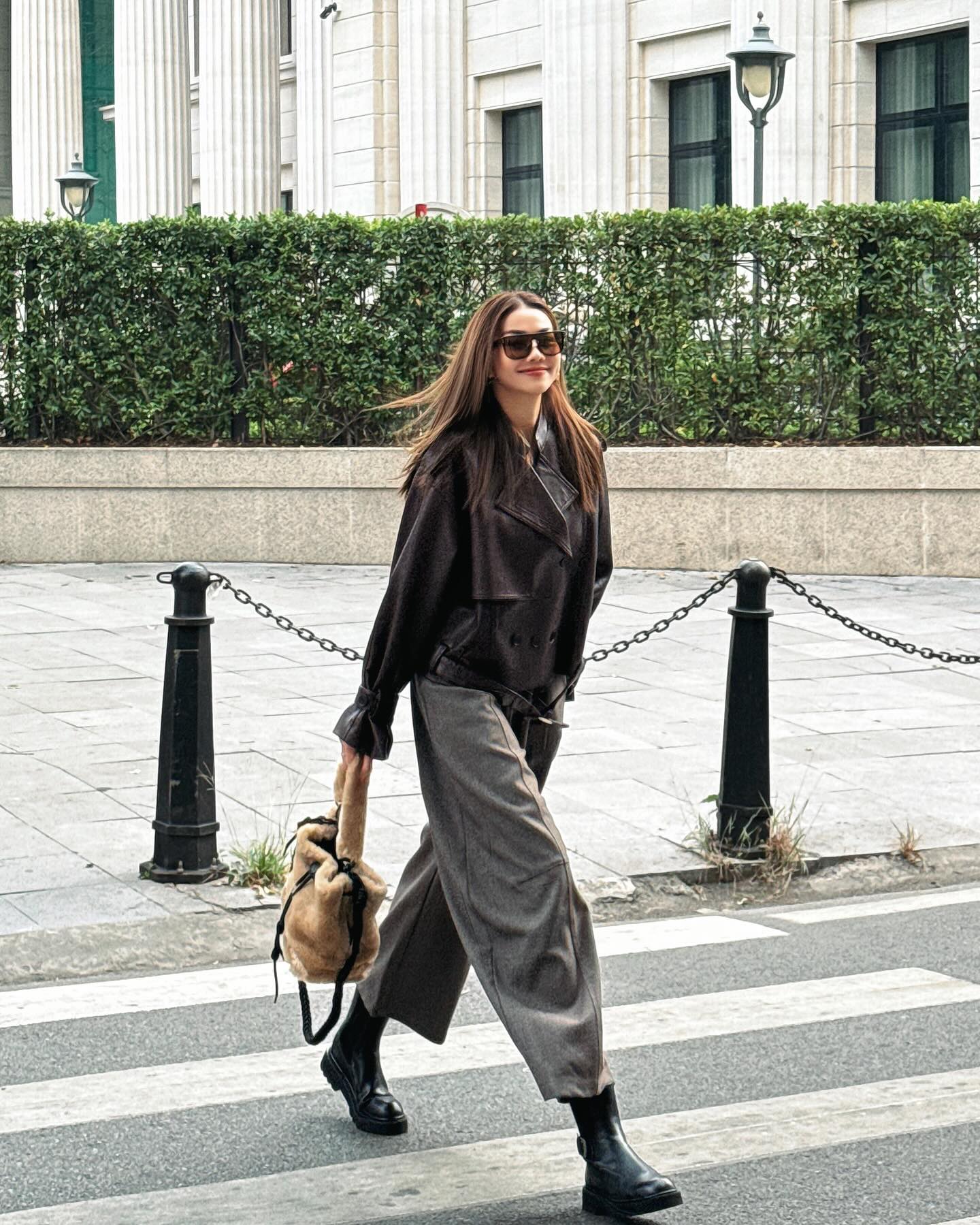 Mỹ nhân Việt mặc gì cũng đẹp nhờ 4 kiểu áo khoác amp;#34;tinh hoa hội tụamp;#34;: Cứ diện là sang chảnh, trẻ trung hơn hẳn - 4