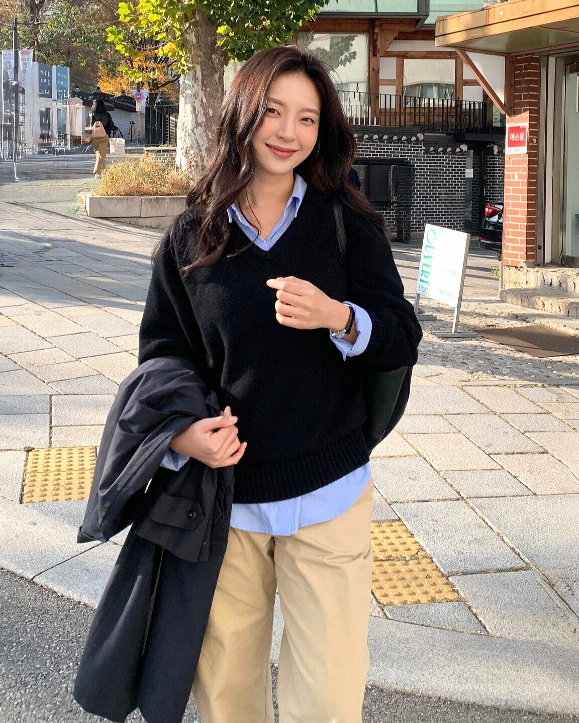 Phụ nữ Pháp mặc áo len đơn giản mà vẫn sang chảnh là vì họ chỉ chọn đúng 4 kiểu dáng cơ bản này - 7