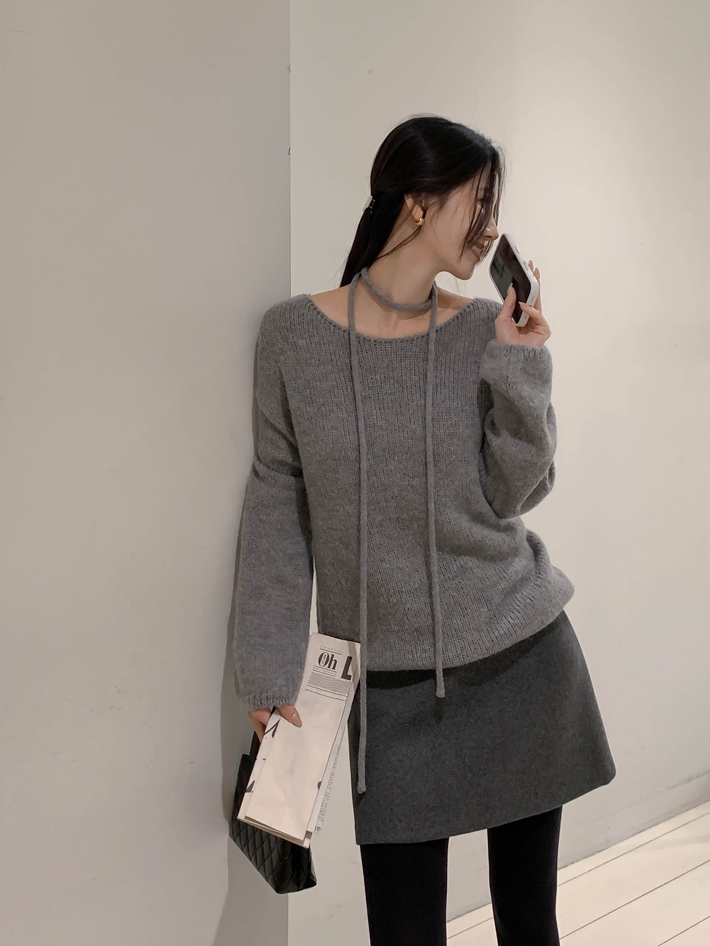 Chân váy ngắn mặc sao cho đẹp? 4 công thức phối đồ giúp hội chị em luôn sành điệu, amp;#34;hack tuổiamp;#34; cực đỉnh - 4