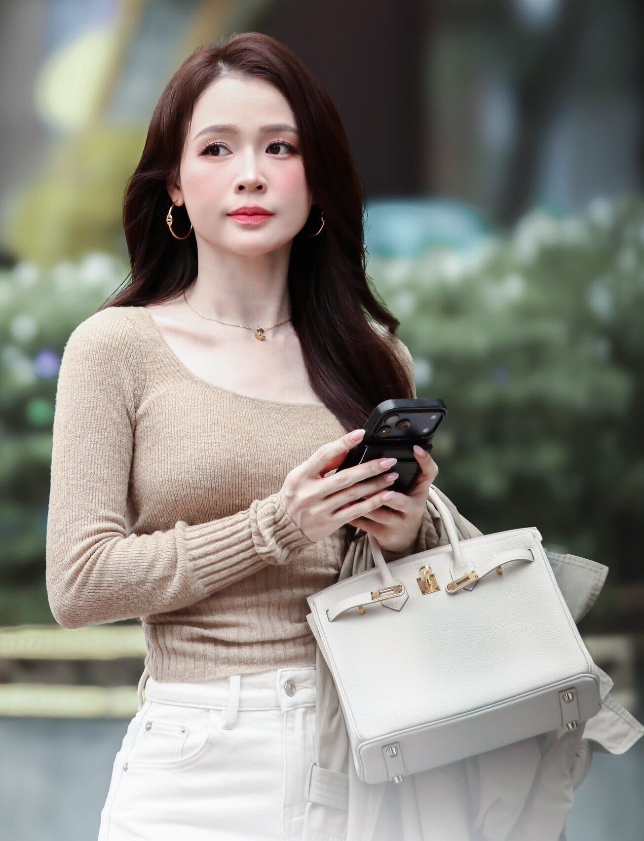 Hot girl Việt 30 tuổi đã có 50 tỷ, nhìn amp;#34;gia tàiamp;#34; túi hiệu khiến nhiều người amp;#34;loá mắtamp;#34; - 3