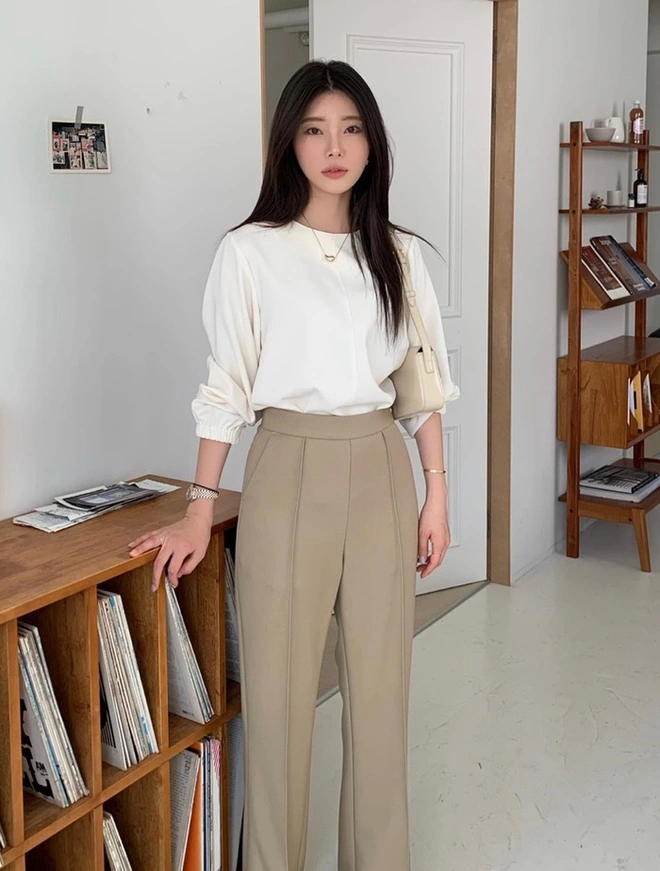 Màu quần trẻ hơn quần đen, sang hơn quần trắng, phối với 4 kiểu áo này là chuẩn amp;#34;tinh hoa hội tụamp;#34; - 6