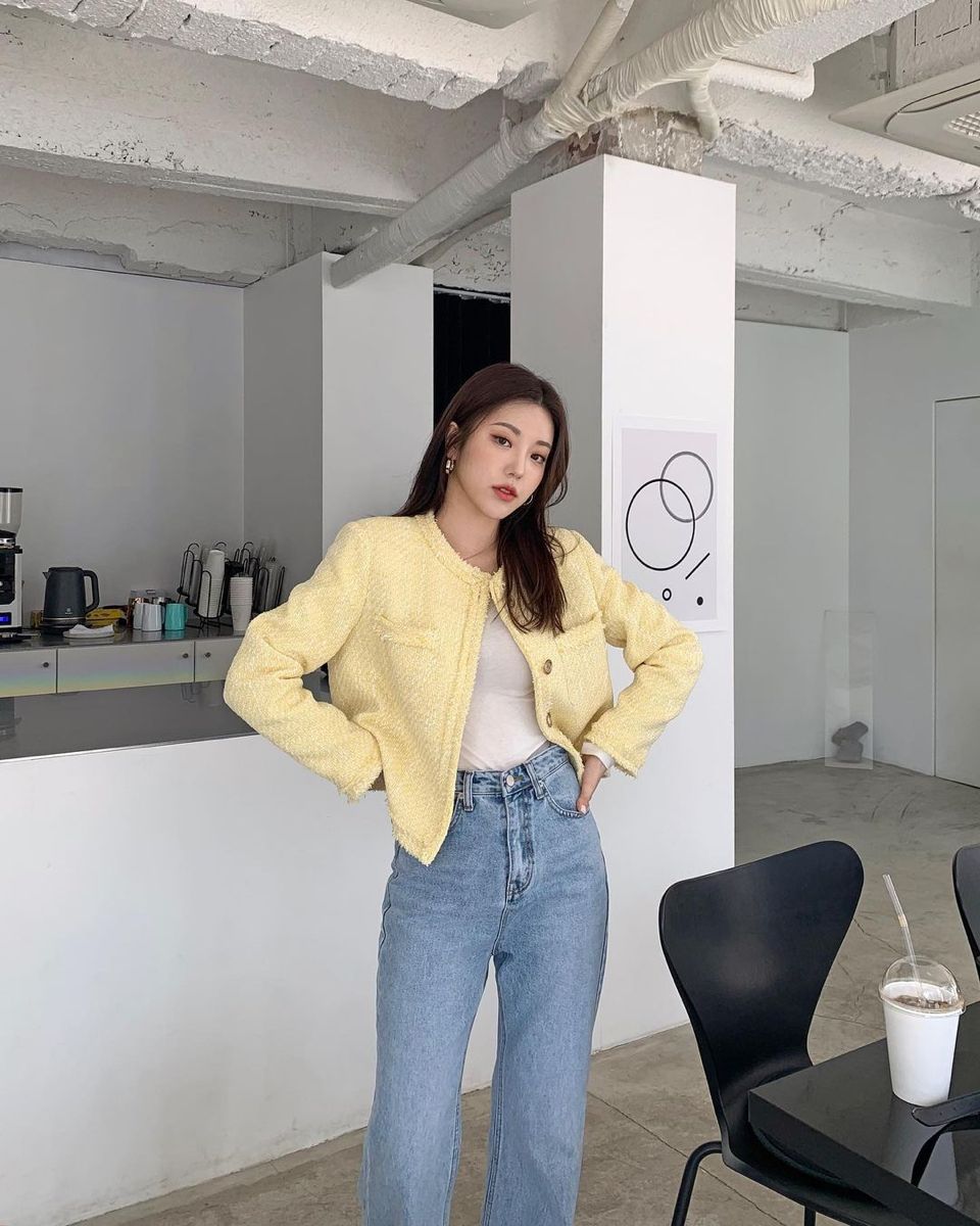 Phụ nữ trên 40 đừng bỏ qua 4 mẫu áo khoác này: Mặc lên thanh lịch, khí chất tăng bội phần - 7