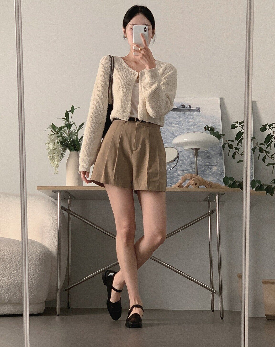 Nhờ công thức 2 quần - 2 váy, tôi mang giày bệt mà dáng vẫn gọn gàng, tổng thể trông cao ráo hơn hẳn - 6