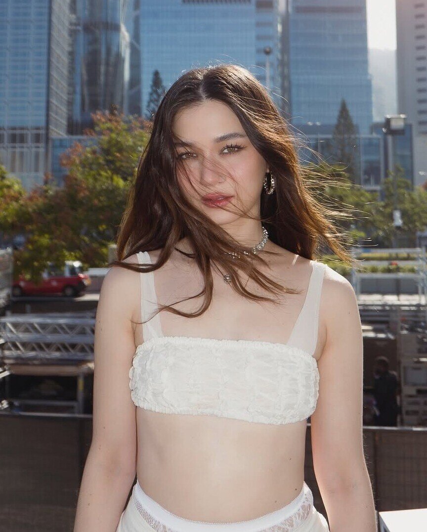 Cận nhan sắc của nữ ca sĩ đang được quan tâm sau khai mạc SEA Games 33.