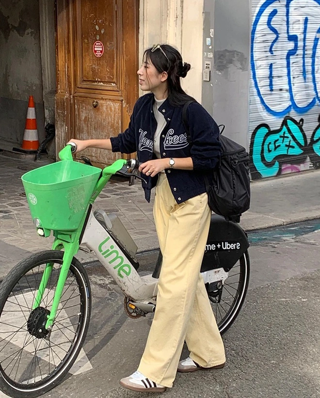 Tưởng dễ amp;#34;dìm dángamp;#34; nhưng quần be lại cực sang nếu diện đúng 4 kiểu này - 15