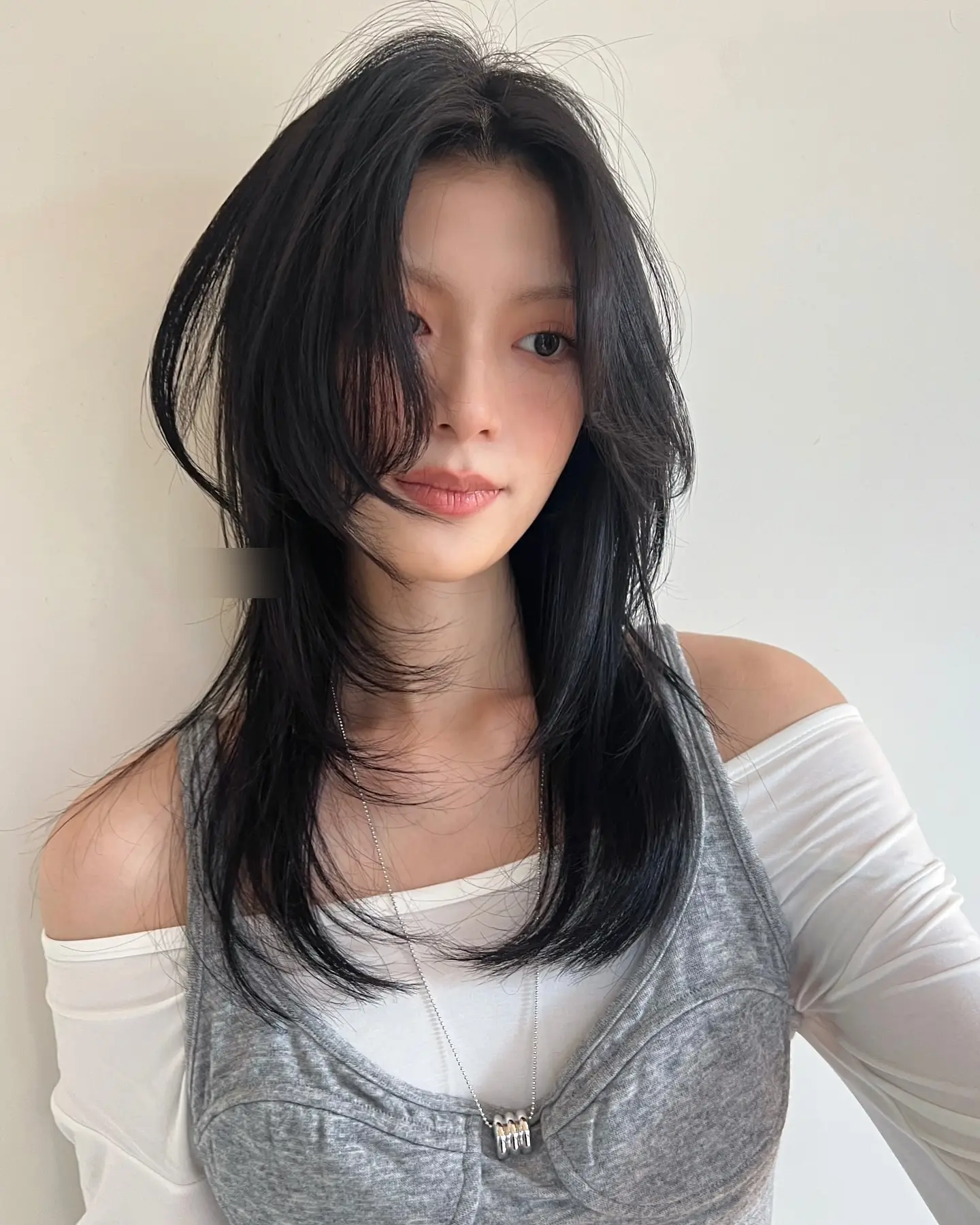 5 kiểu tóc uốn đuôi cụp bỗng được chị em yêu thích, cắt xong mặt thon gọn, trẻ hơn thấy rõ - 8