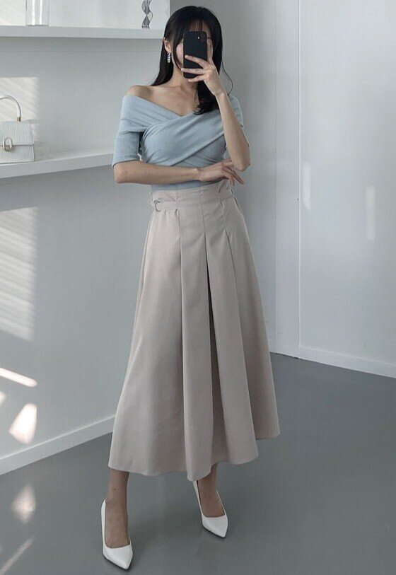 Phụ nữ U35 cứ tự tin diện chân váy: 4 kiểu này vừa tôn dáng lại amp;#34;hack tuổiamp;#34; cực đỉnh - 1