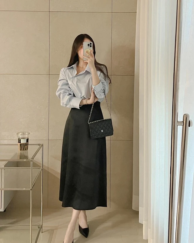 Chân váy siêu tôn dáng khi phối cùng áo sơ mi: 4 amp;#34;cặp bài trùngamp;#34; này đảm bảo thanh lịch, cuốn hút khỏi bàn - 1