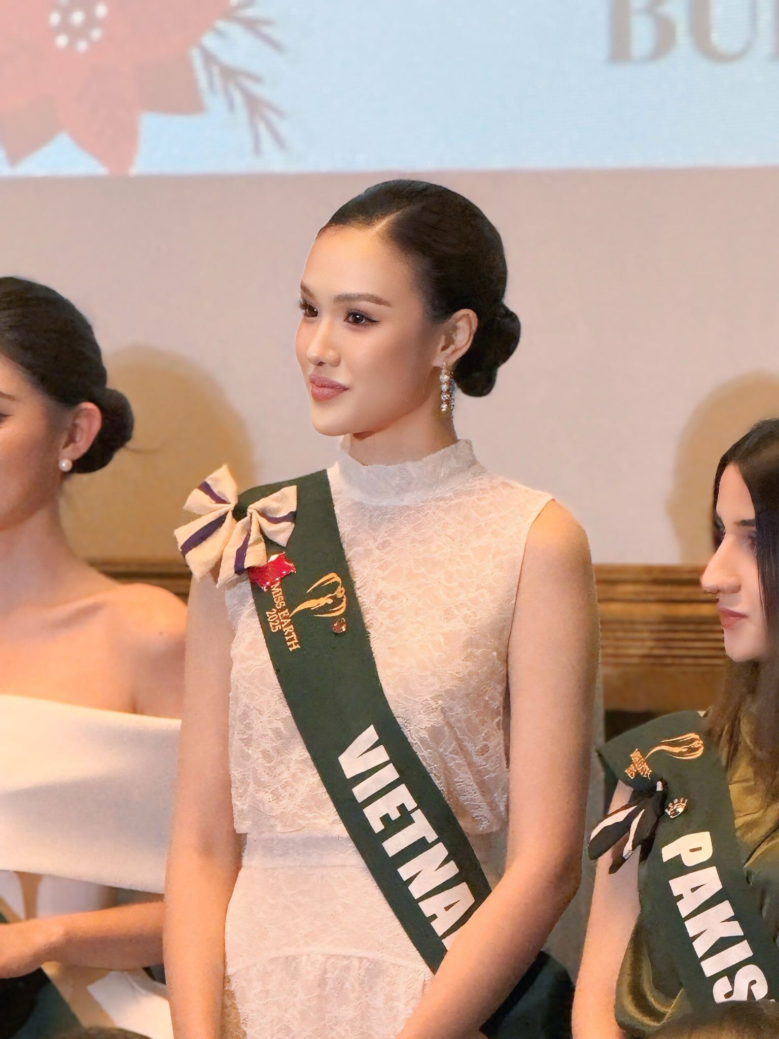 Mỹ nhân Việt vừa đạt Á hậu 2 Miss Earth: Từng amp;#34;bại trậnamp;#34; trước Hoa hậu Quế Anh, ảnh mặt mộc khiến nhiều người ngỡ ngàng - 10