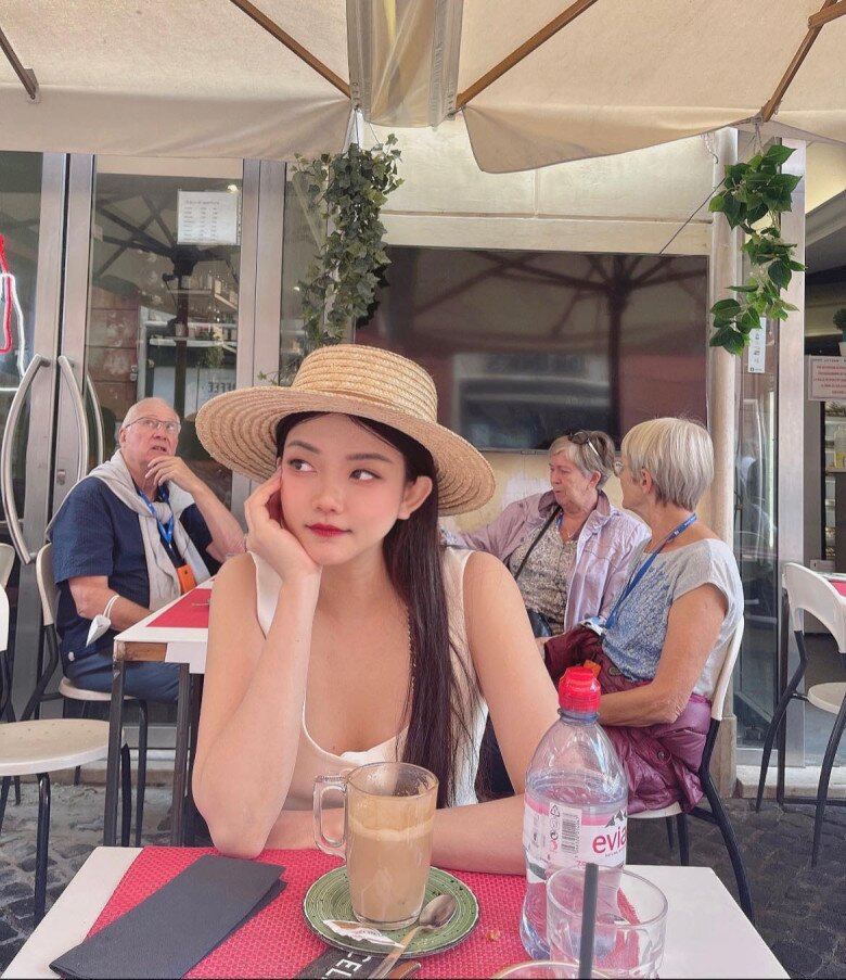 Dù sở hữu nhan sắc xinh đẹp cùng vóc dáng thon gọn, Phương Thảo lại không mặn mà với hoạt động nghệ thuật.