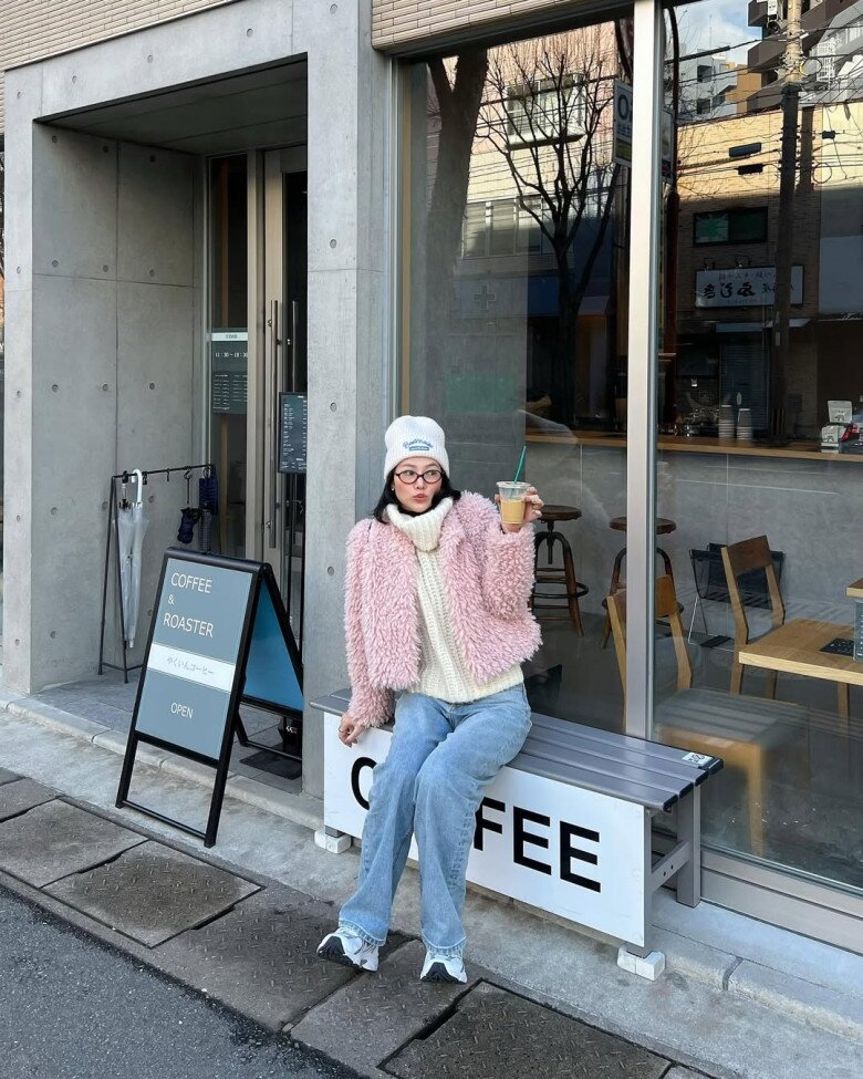 Hoa hậu Phương Khánh đích thị là amp;#34;cẩm nangamp;#34; mặc đẹp mùa lạnh, 10 outfit đều sang khỏi bàn - 6