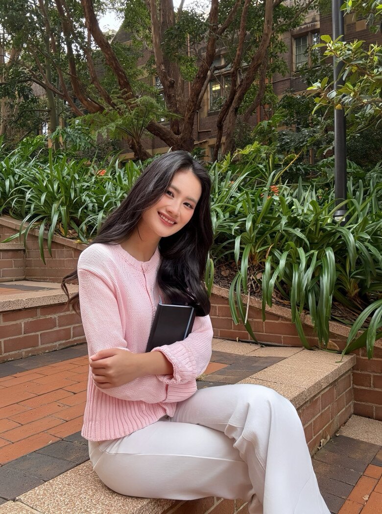 Song song với việc học, Hoa hậu Ý Nhi làm thêm ở Úc, tiết kiệm được 30 triệu đồng/tháng.