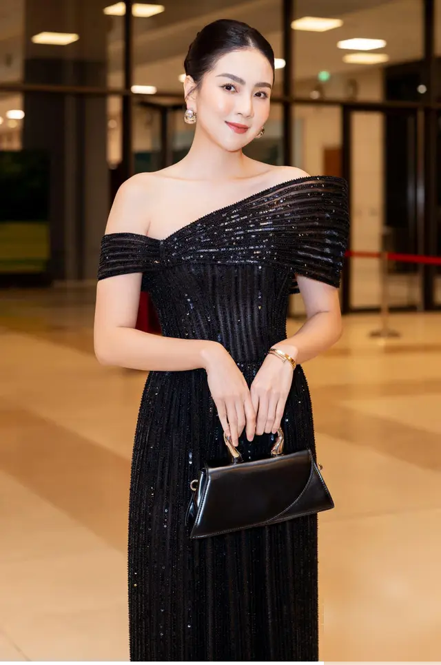 Học MC Mai Ngọc cách phối đồ xuống phố - 11