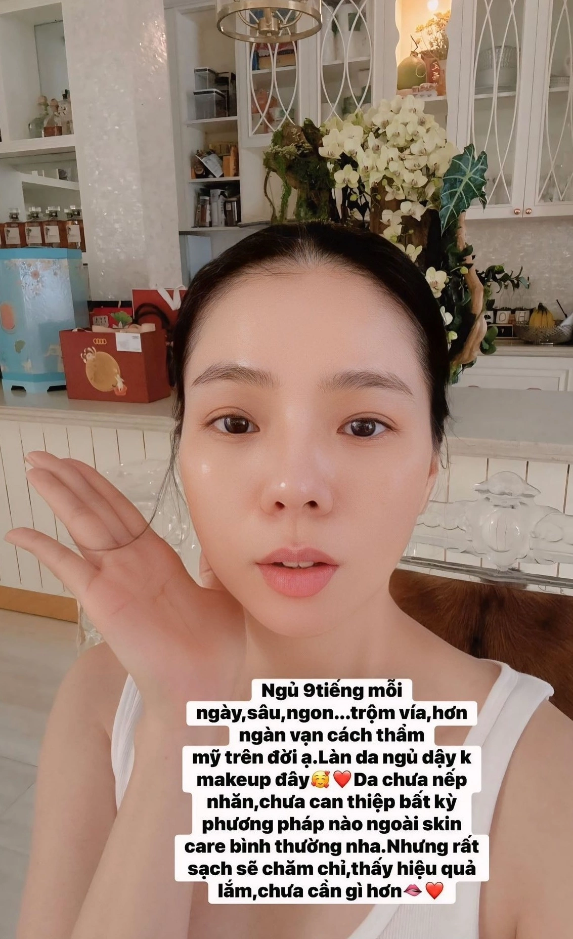 Theo Lệ Quyên, ngủ 9 tiếng mỗi ngày là bí quyết hơn ngàn vạn cách thẩm mỹ trên đời.