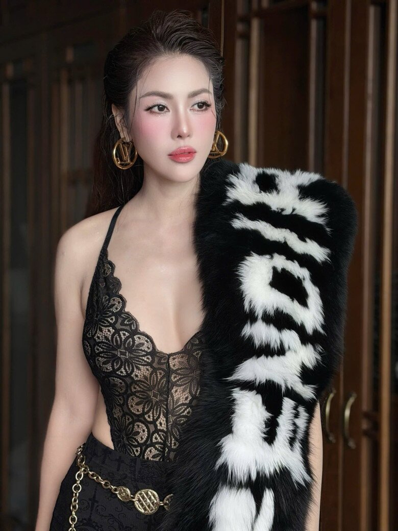 Để có được ngoại hình trẻ trung như hiện tại, Quế Vân đã trải qua nhiều lần dao kéo.