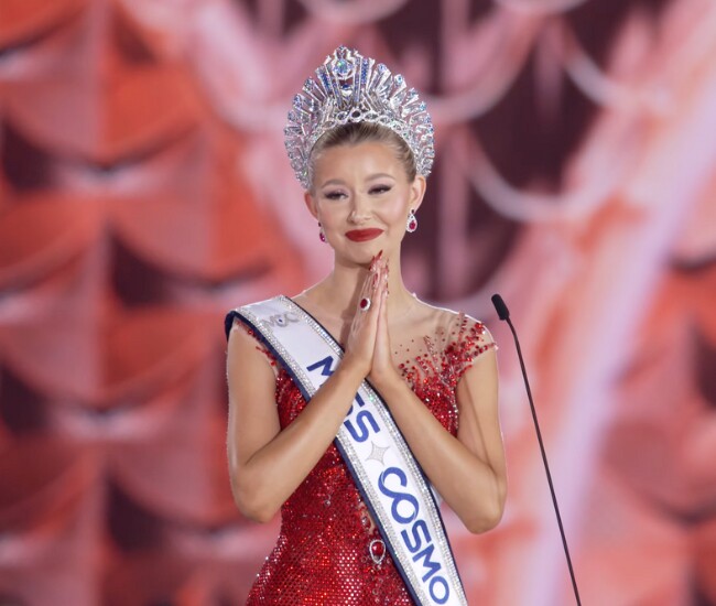 Đại diện đến từ Mỹ - Yolina Lindquist xuất sắc đăng quang Miss Cosmo 2025.