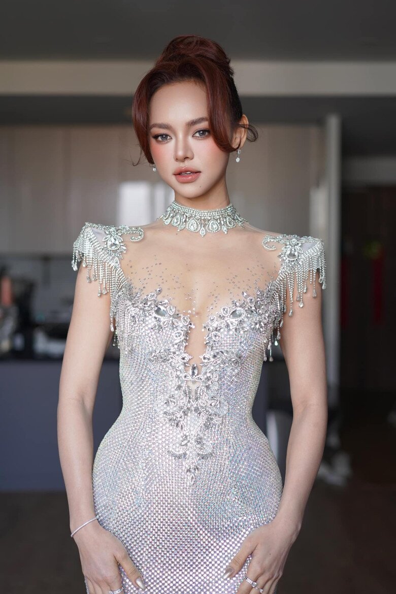 Với sắc vóc nổi bật và bề dày kinh nghiệm, Mai Ngô được đánh giá là một trong những ứng cử viên tiềm năng tại Miss Charm 2025.