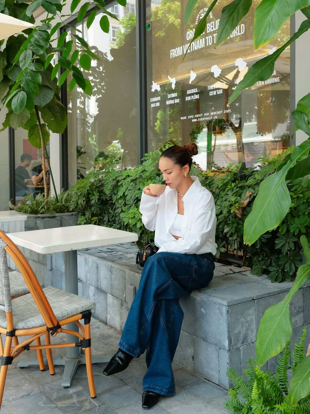 Nữ ca sĩ Việt 41 tuổi ăn diện như amp;#34;sách mẫuamp;#34;, amp;#34;trẻ mãi không giàamp;#34; nhờ mê diện item này - 3