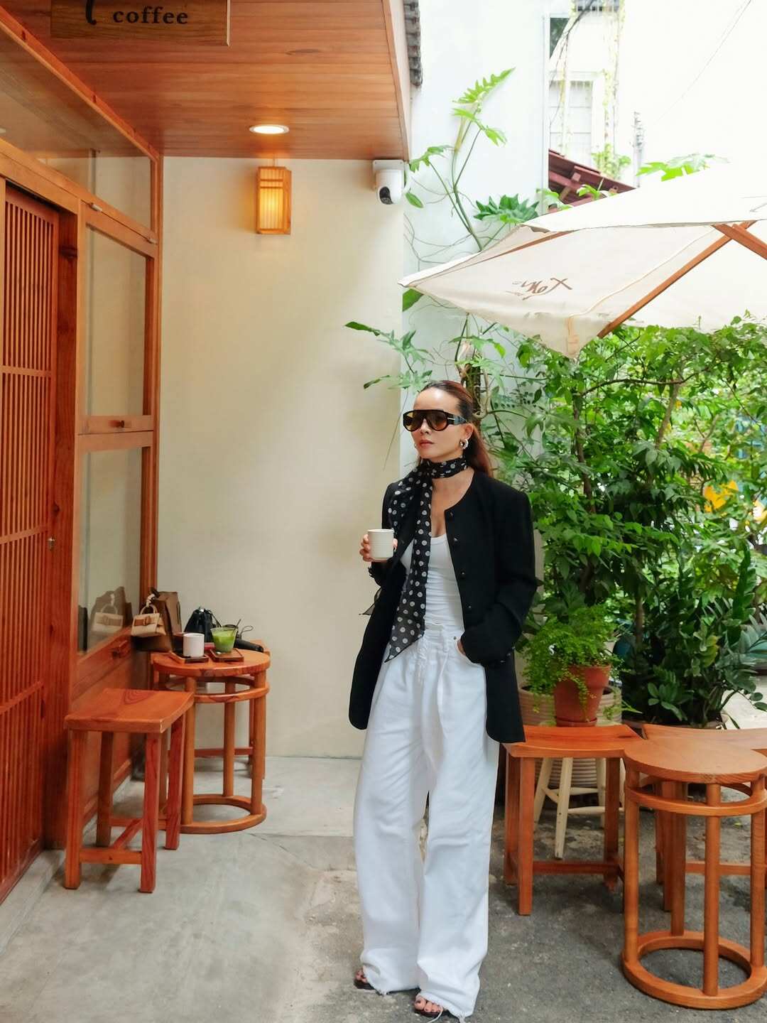 Nữ ca sĩ Việt 41 tuổi ăn diện như amp;#34;sách mẫuamp;#34;, amp;#34;trẻ mãi không giàamp;#34; nhờ mê diện item này - 7