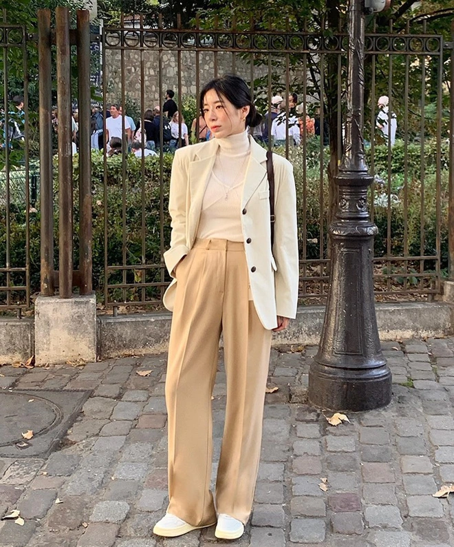 Tưởng dễ amp;#34;dìm dángamp;#34; nhưng quần be lại cực sang nếu diện đúng 4 kiểu này - 3