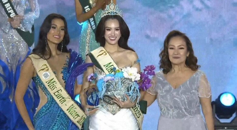 Trịnh Mỹ Anh đạt danh hiệu Á hậu 2 (Miss Water) của Miss Earth 2025.