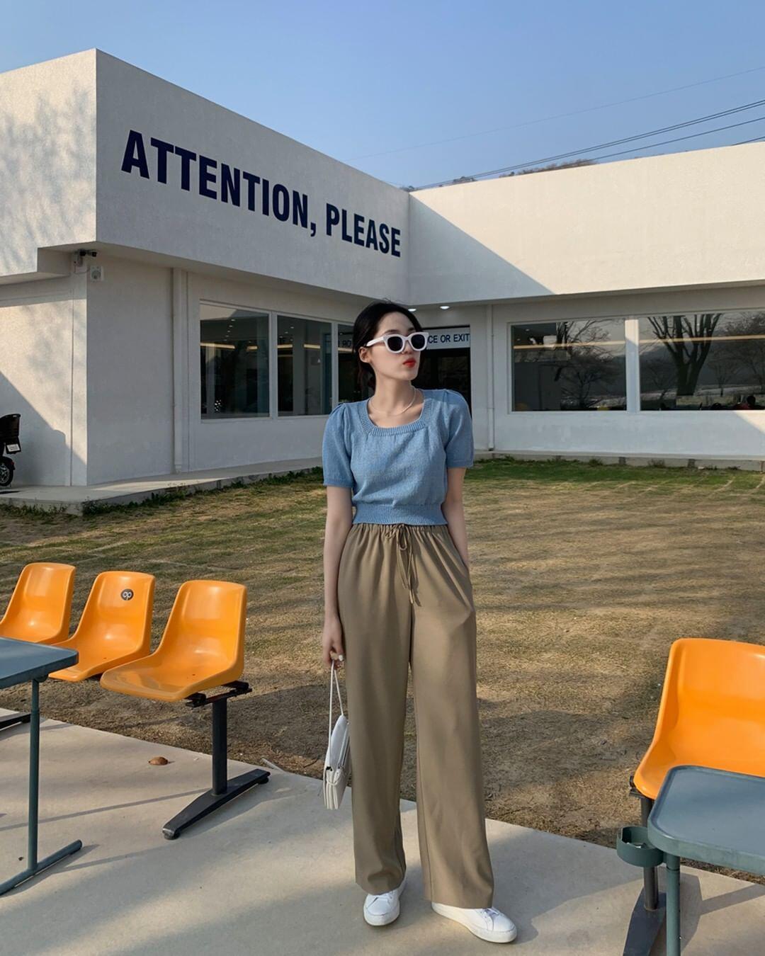 Áo len cộc tay không hề chán như bạn nghĩ: Chỉ cần phối đúng 5 kiểu này là sang xịn mịn suốt mùa Thu - Đông 2025 - 14