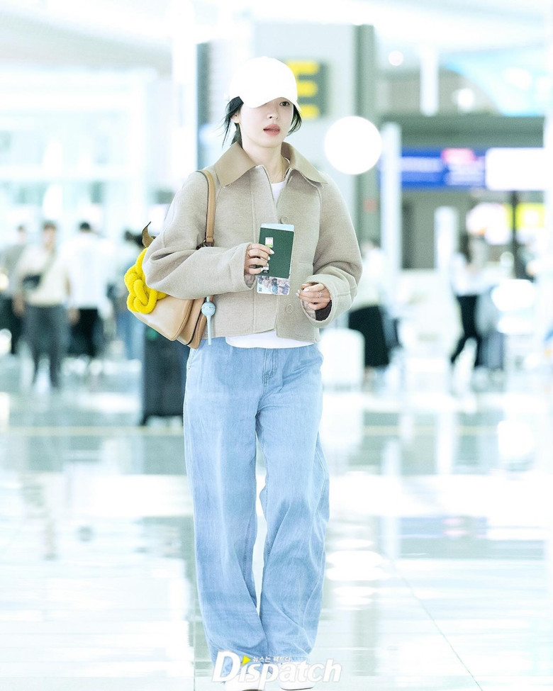 Song Hye Kyo cao chưa đến 1m7 nhưng diện quần jeans kiểu nào cũng đẹp, nhìn cách phối đơn giản nhưng cực kỳ tôn dáng! - 5