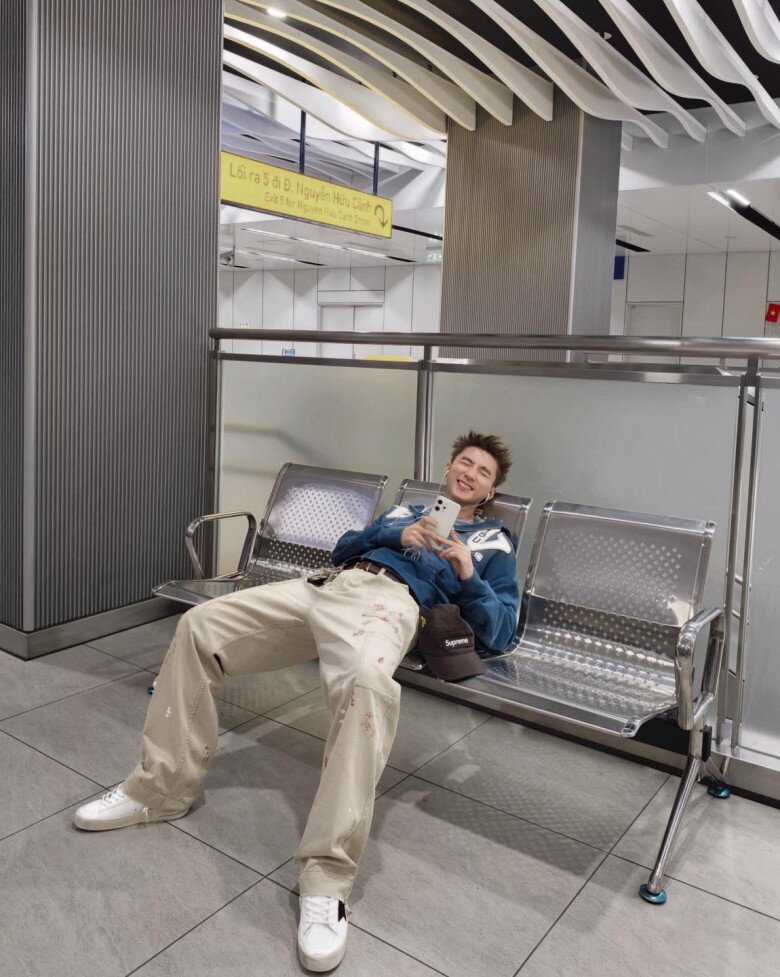 Theo chân Sơn Tùng M-TP check-in 3 địa điểm nổi tiếng ở TP.HCM: Vừa thoải mái sống ảo, giá còn siêu “hạt dẻ” - 11