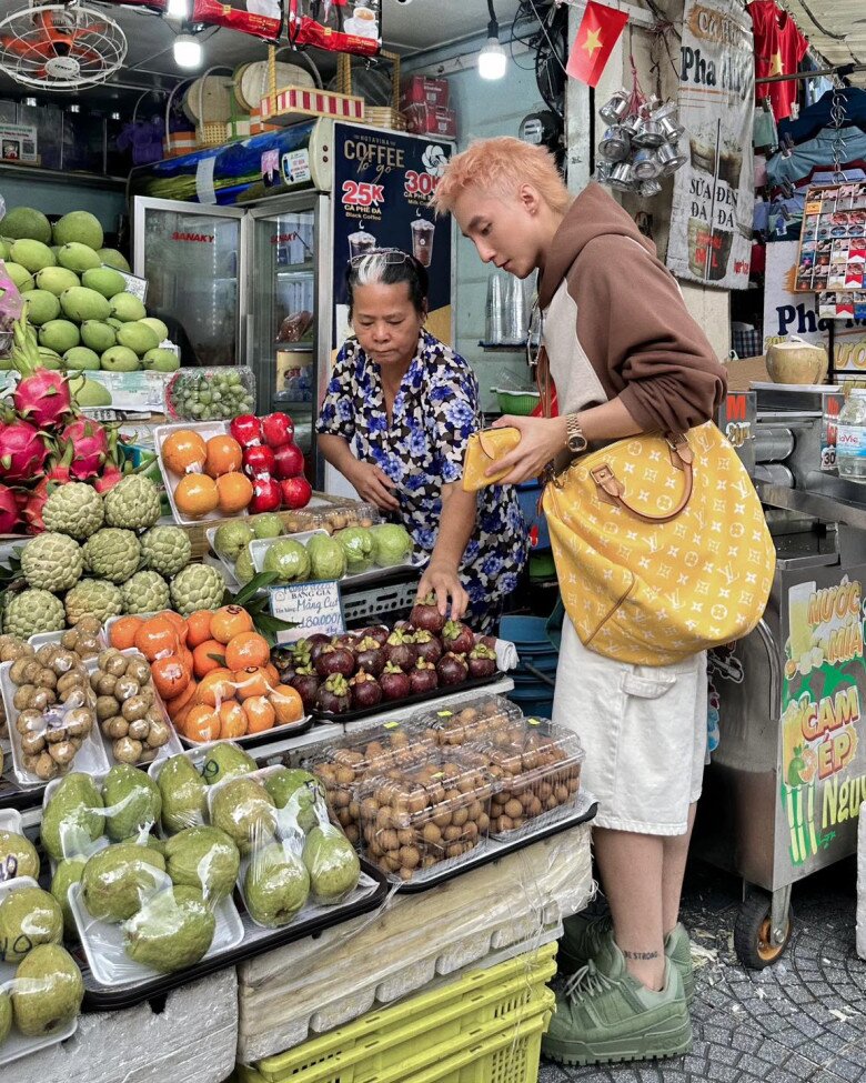 Nam ca sĩ gây sốt, biến địa điểm quen thuộc này thành nơi giới trẻ đổ xô đến check-in.